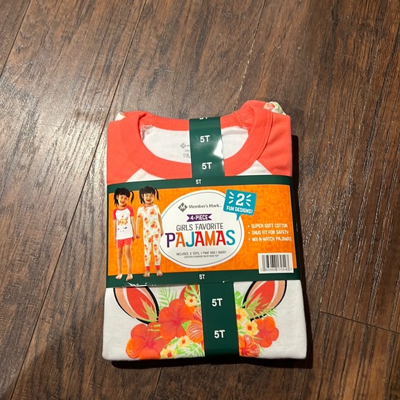 Matching Sets Girls Four Piece Pajama Set Size 5 Toddler Poshmark